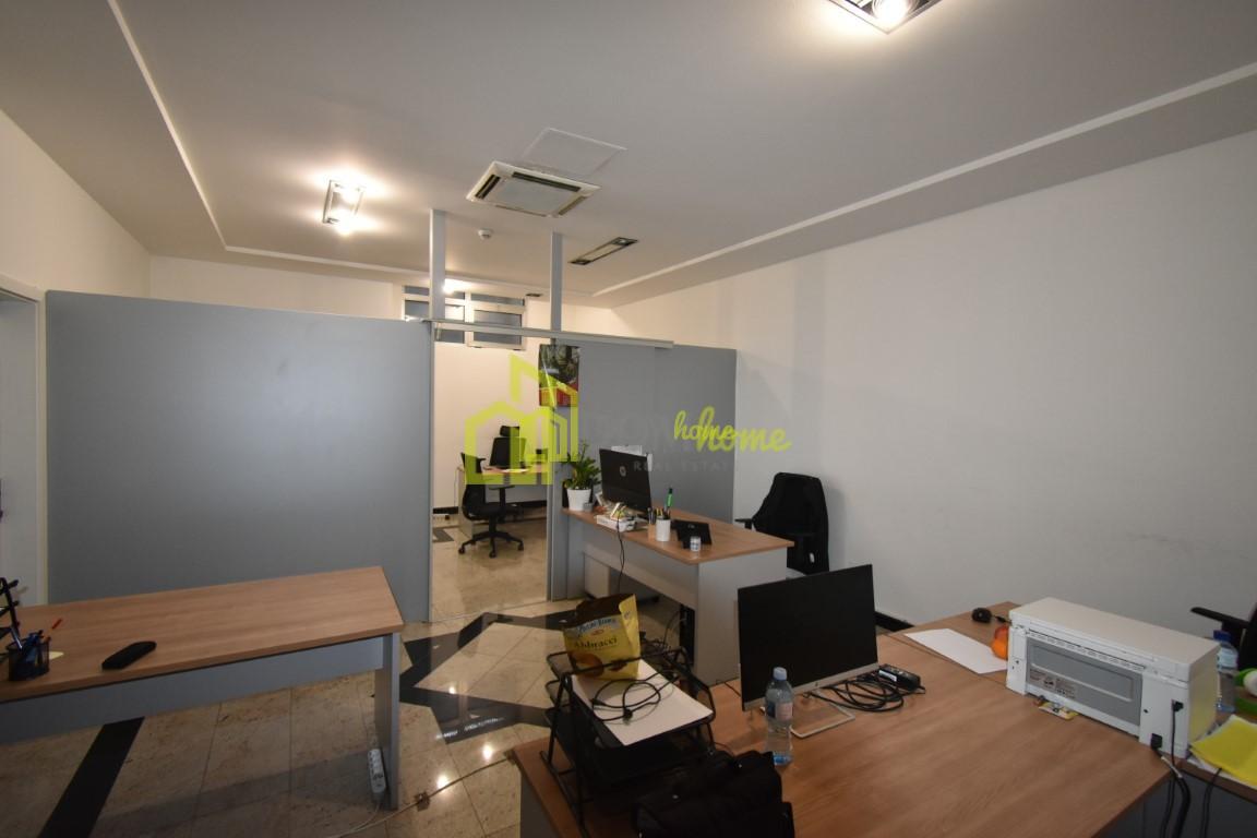 Poslovni prostor 45m2, Momišići